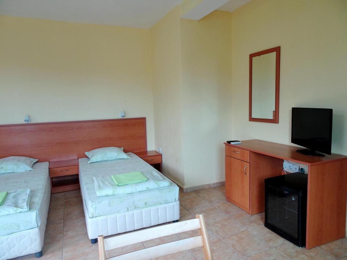 Hotel Niko Kranevo Bagian luar foto