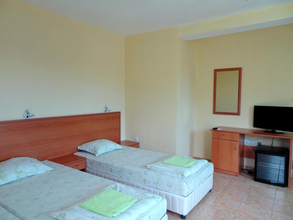 Hotel Niko Kranevo Bagian luar foto