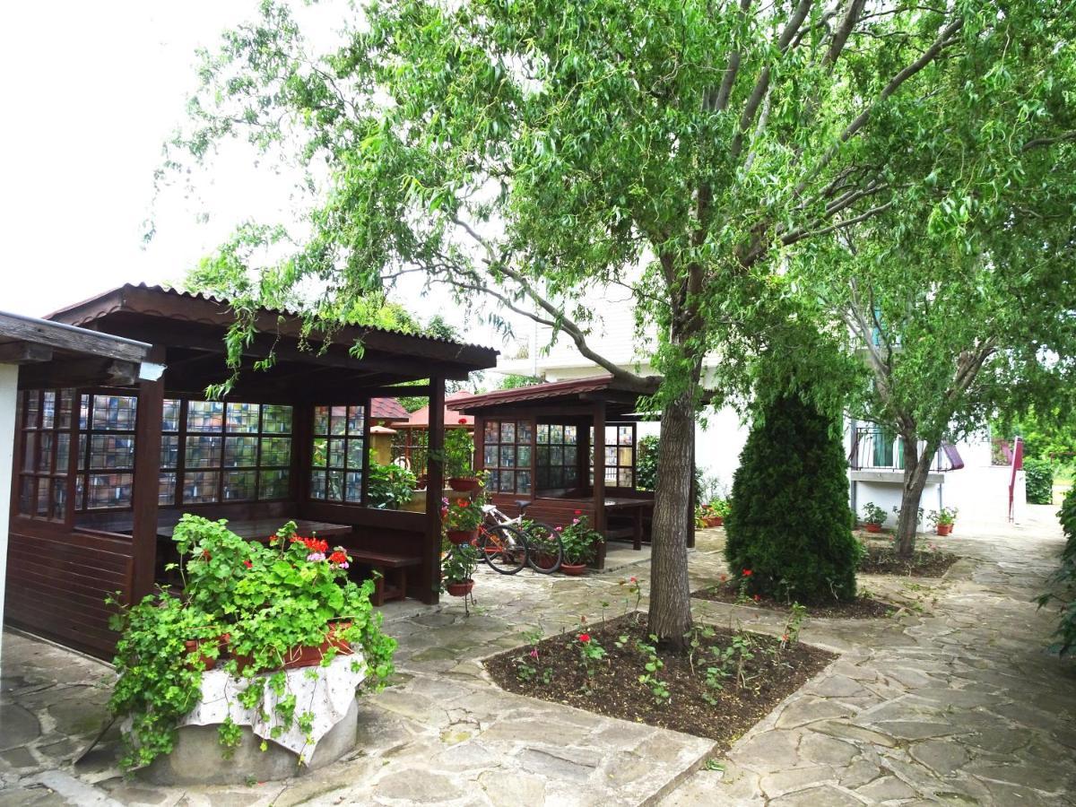 Hotel Niko Kranevo Bagian luar foto